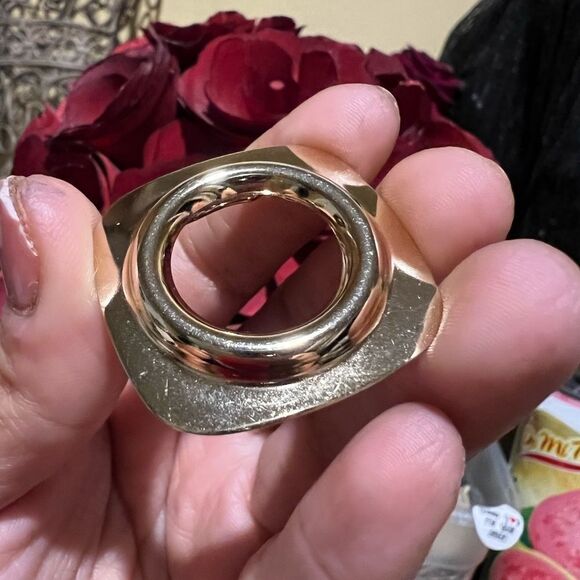 VINTAGE JERI-LOU SCARF CLIP GOLD TONE -SQUARE ROUND DESIGN - Picture 2 of 5